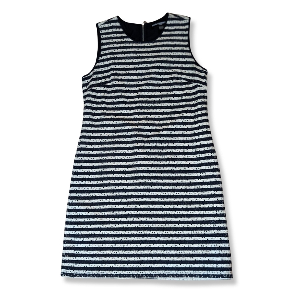 KARL LAGERFELD EYELET EMBROIDERY NAVY AND CREAM SLEEVELESS DRESS WOMEN'S SZ 14